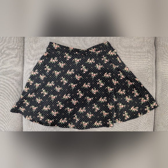 Forever 21 floral mini skirt - size xs - Picture 2 of 2